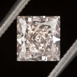 0.65ct GIA CERTIFIED FANCY LIGHT PINK SI2 DIAMOND UNTREATED PRINCESS CUT NATURAL