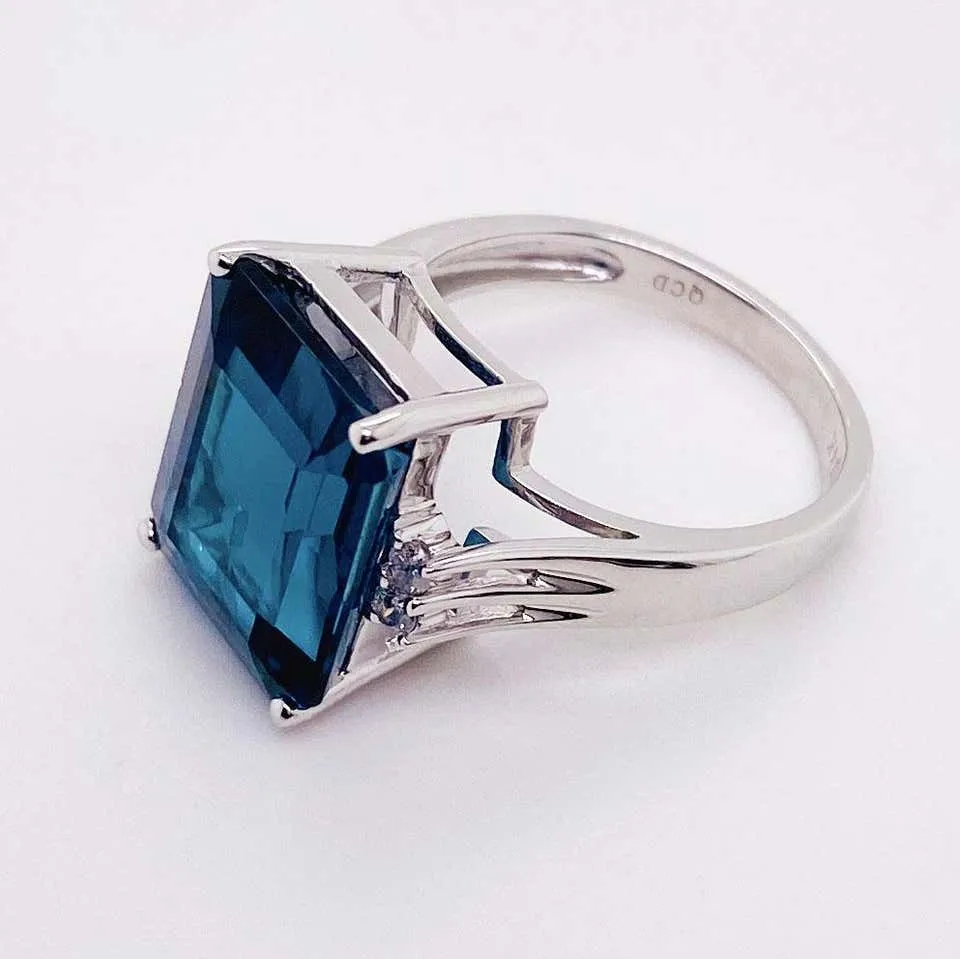 9 Carat Blue Topaz Ring