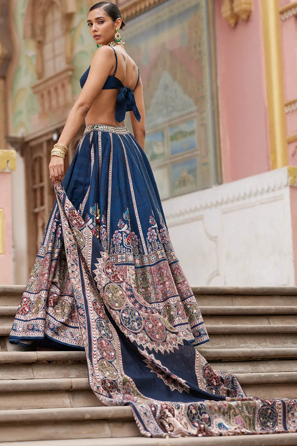 Azka Lehenga