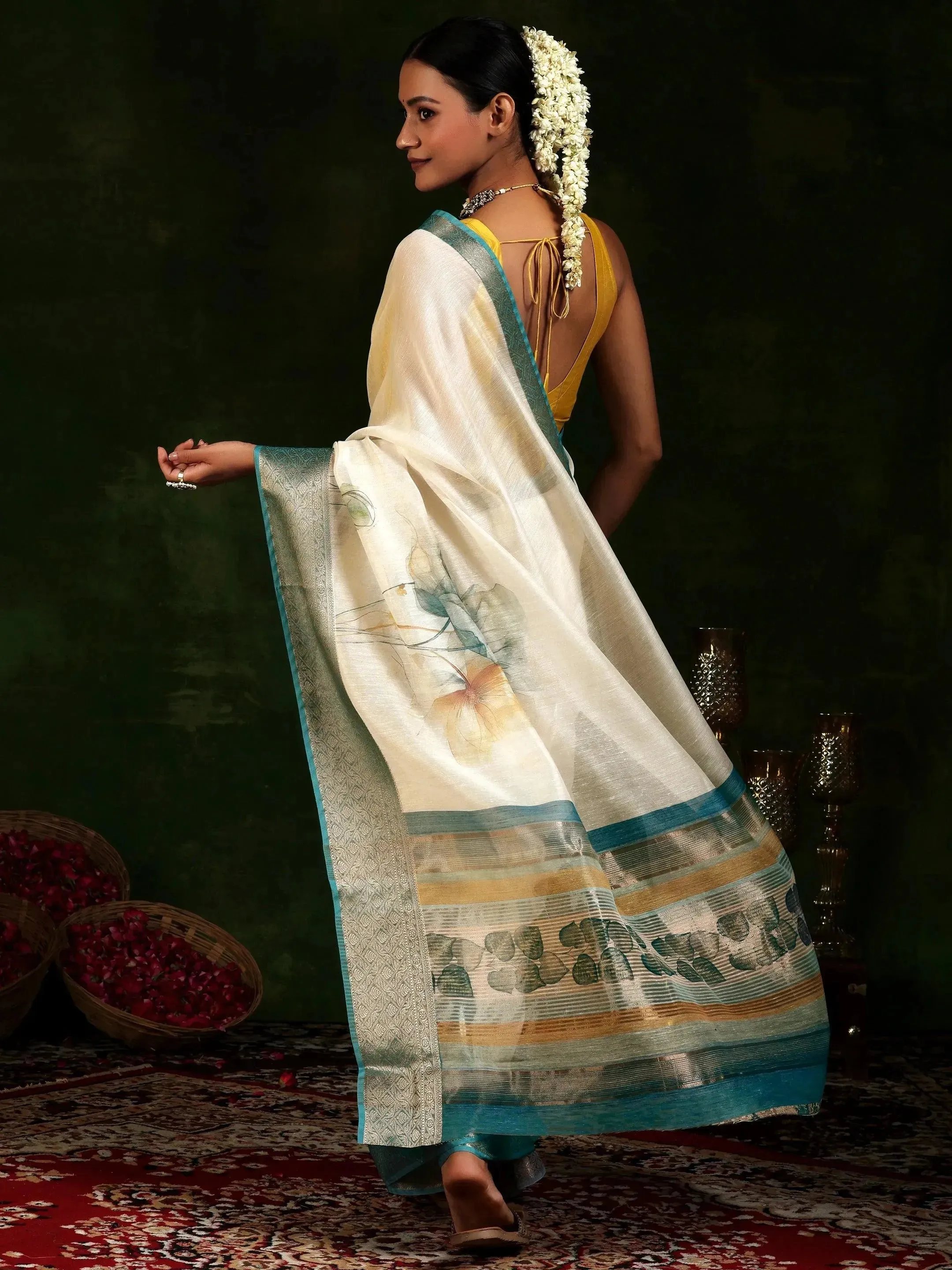 Beige Printed Silk Blend Saree With Unstitched Blouse Piece