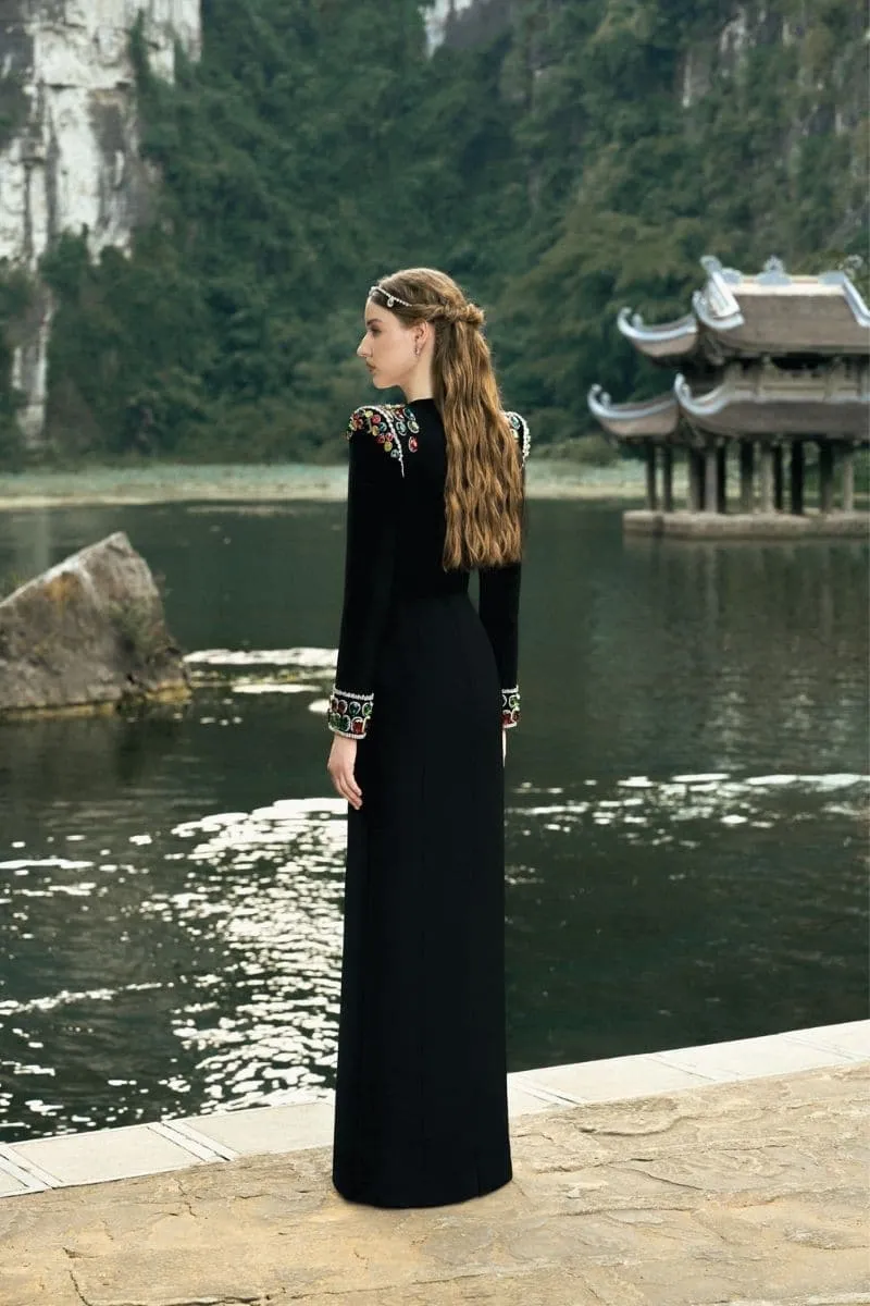 BLACK LONG SLEEVE STONE EMBELLISHED SHOULDER DRESS