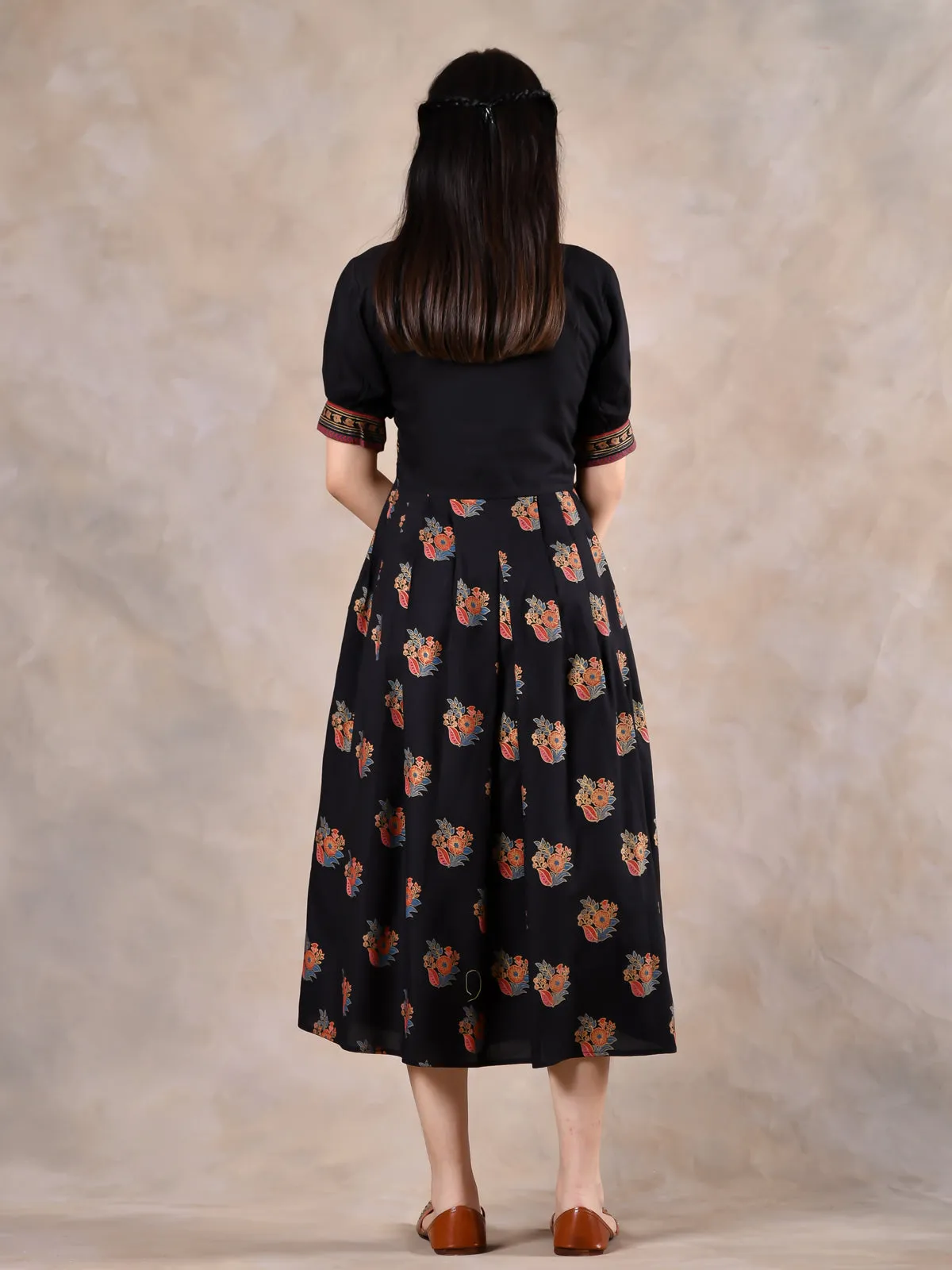 Black Viscose Printed V Neck Gathered Dress