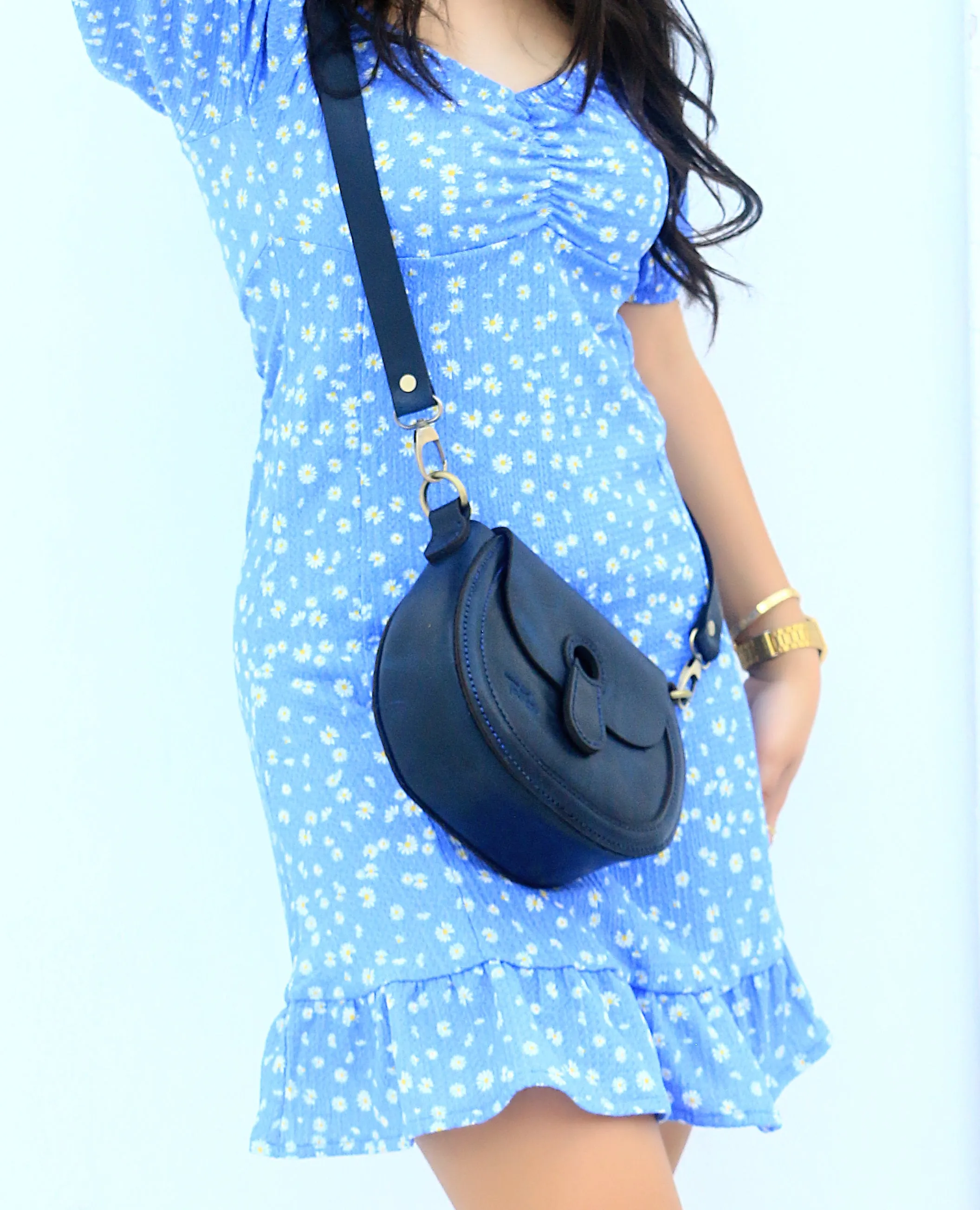 Blue Round vintage Cross-bag