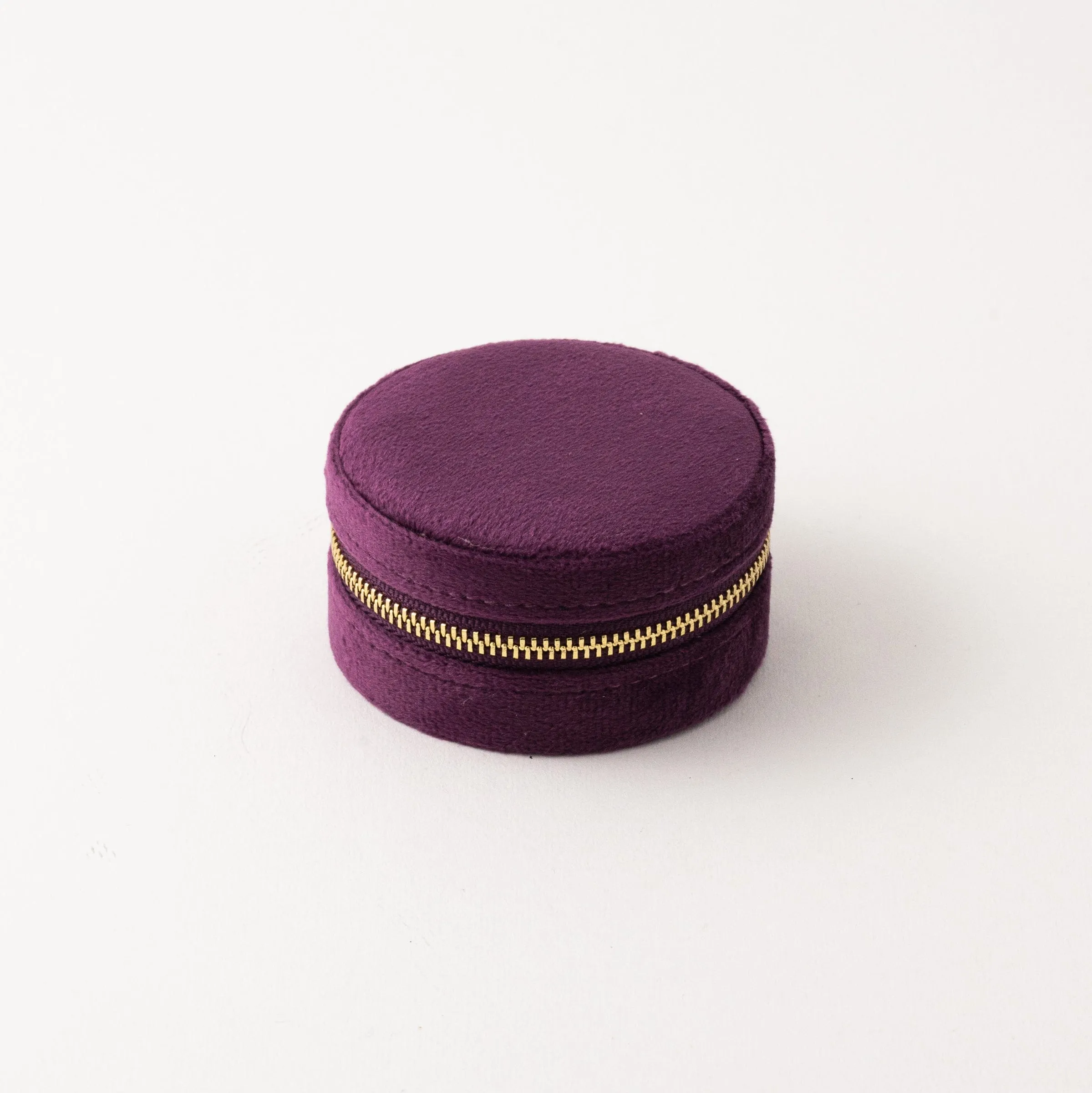 Bon Voyage Circle Travel Case Amethyst