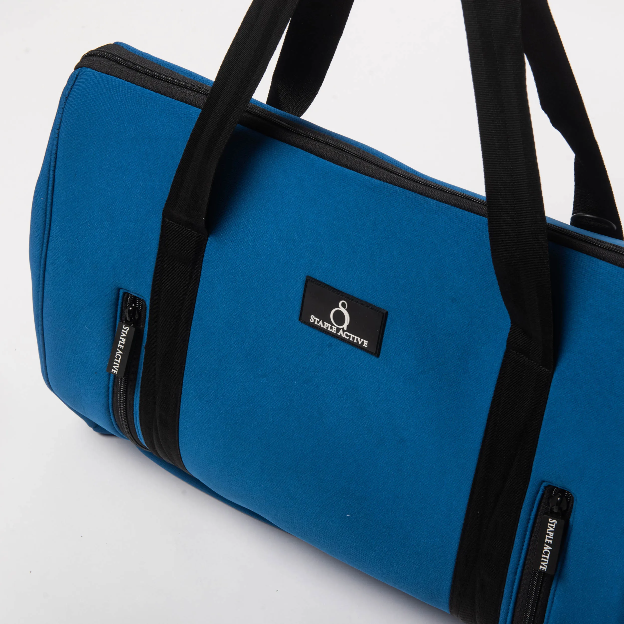 Captivate Gym Bag (Navy)