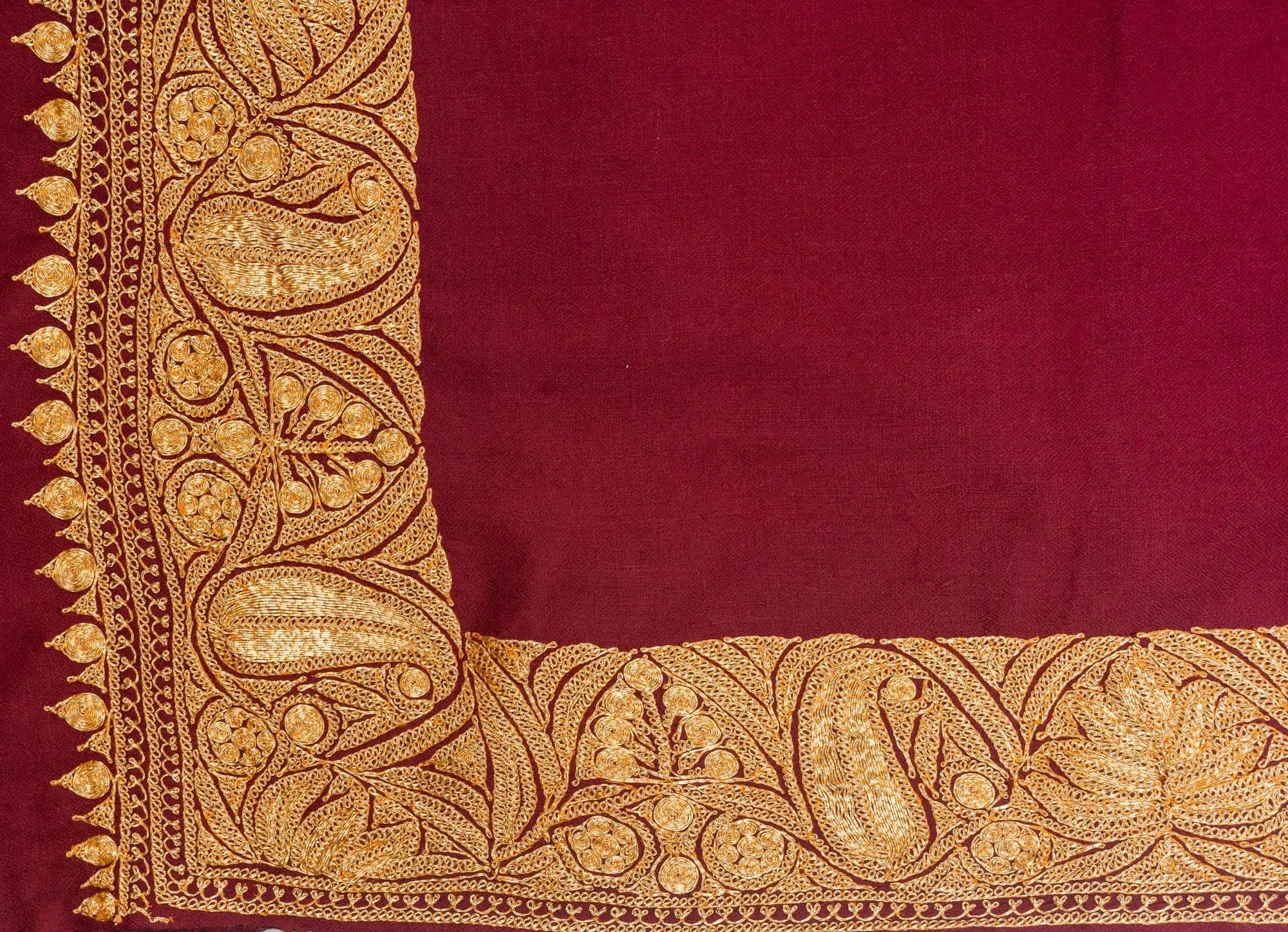 Crimson Elegance Hand-Tilla Embroidery Majestic Pashmina Shawl