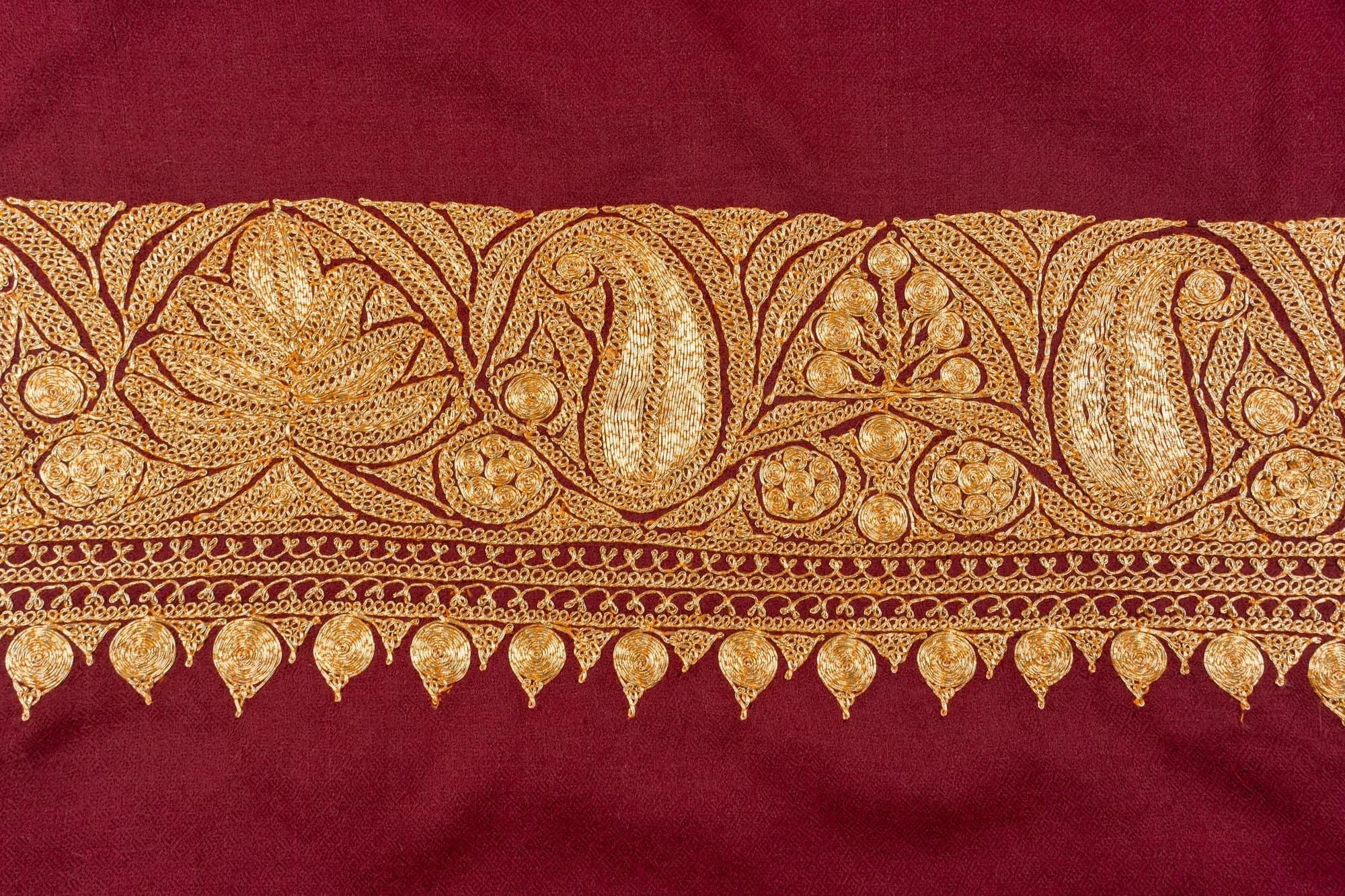 Crimson Elegance Hand-Tilla Embroidery Majestic Pashmina Shawl