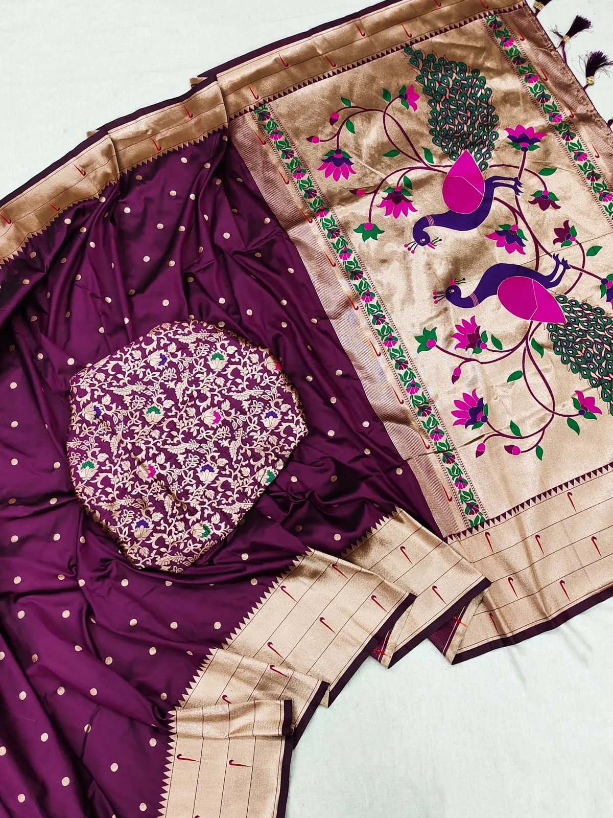 Desiring Wine Paithani Silk Saree With Sempiternal Blouse Piece