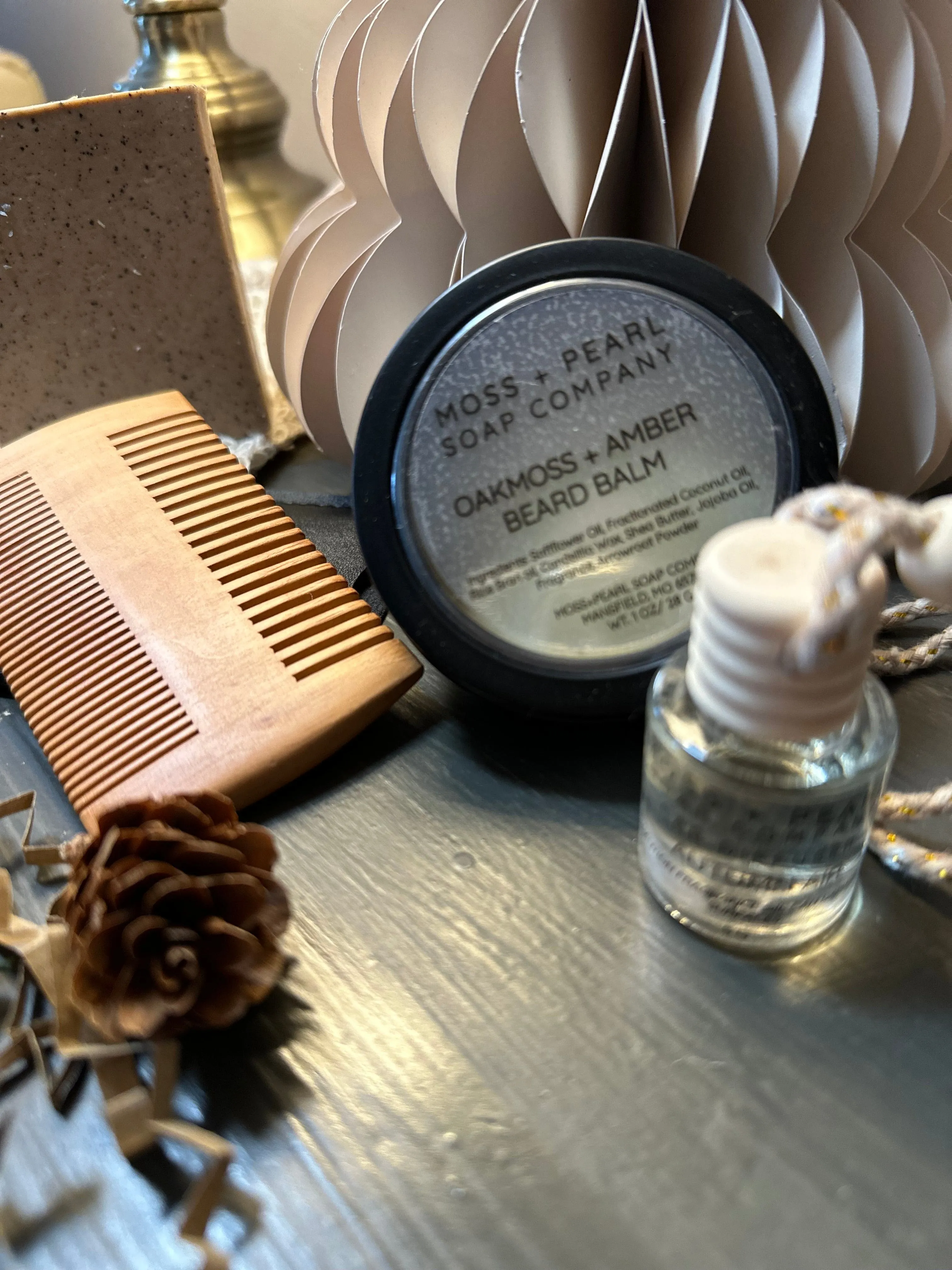 Eco-conscious Bearded Men's Grooming Set!