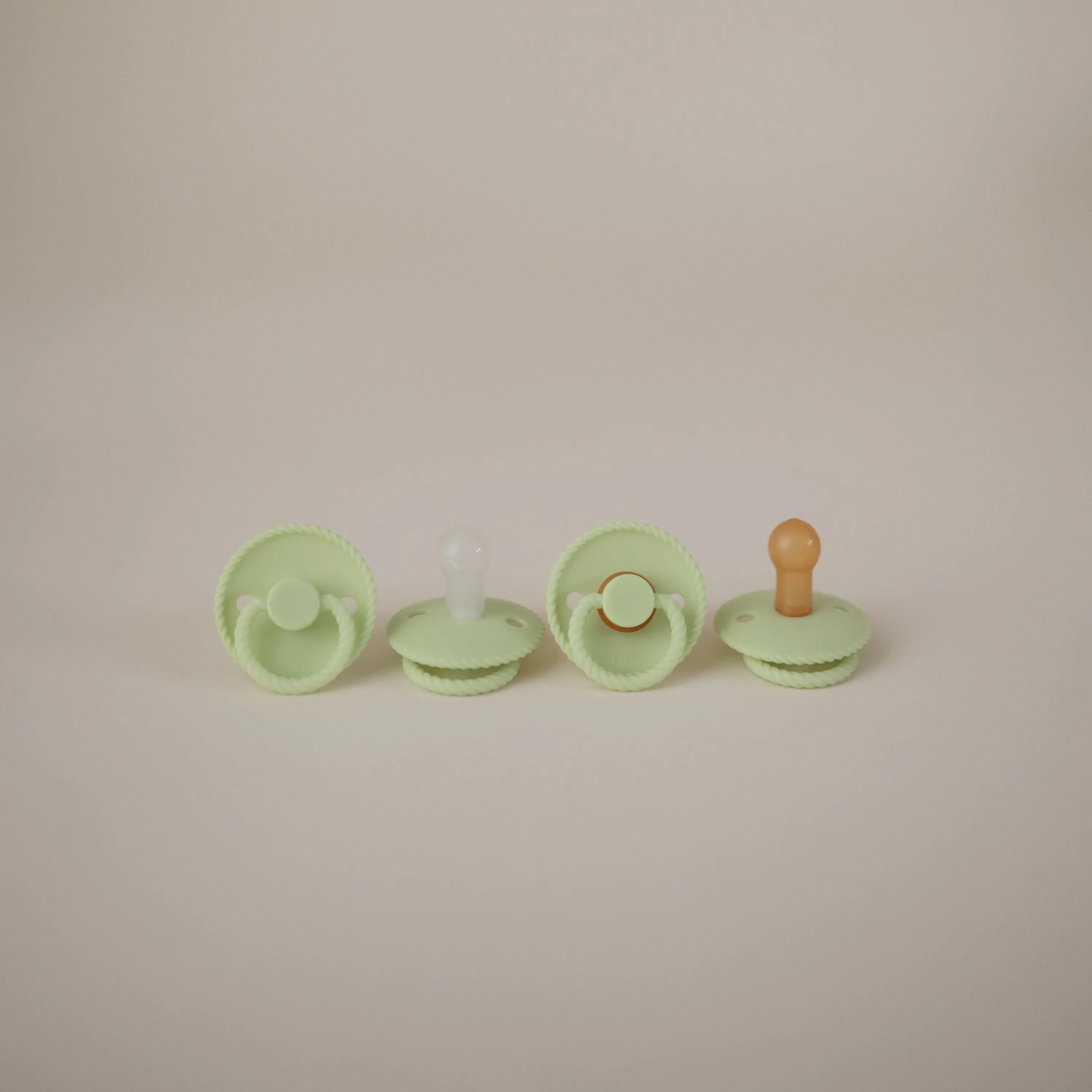 FRIGG Rope Natural Rubber Pacifier 2-Pack