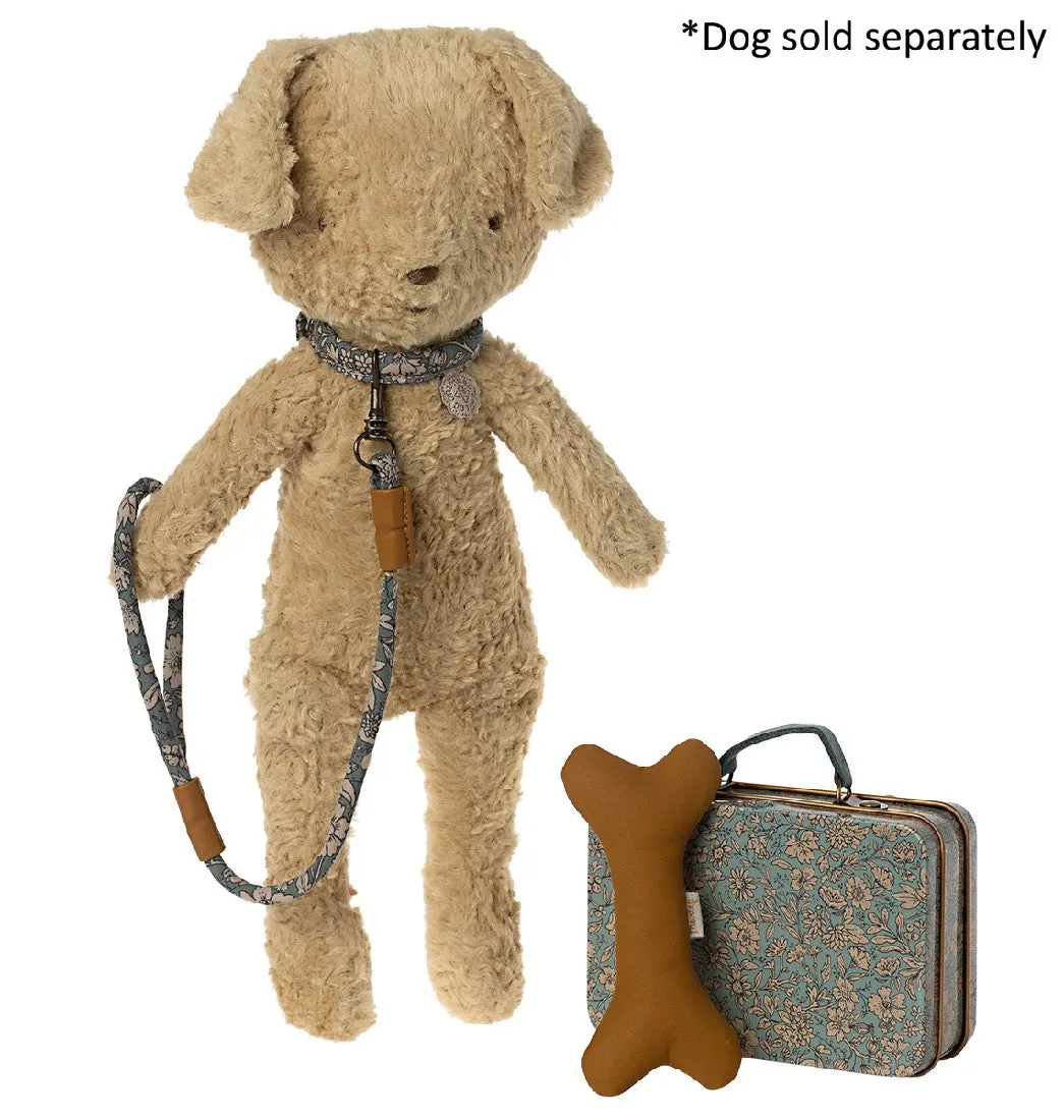 MAILEG - DOG PLUSH: ACCESSORIES IN A TIN BLUE