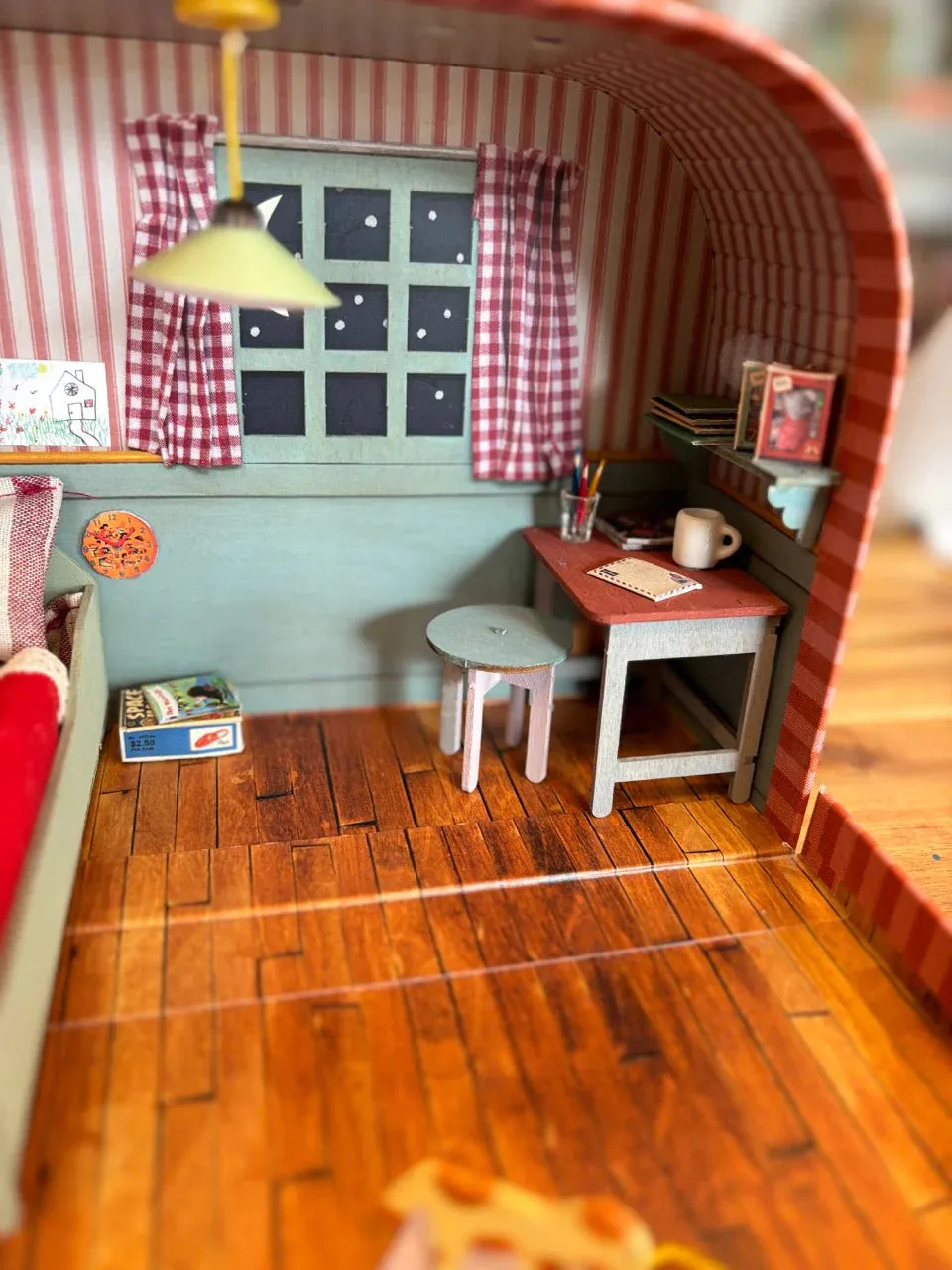 Mouse Mansion To Go - Bedroom by Sam & Julia