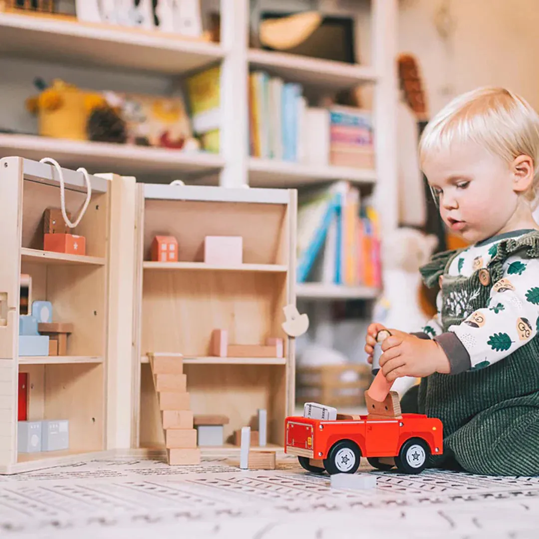 Portable Furnished Dollhouse   Car