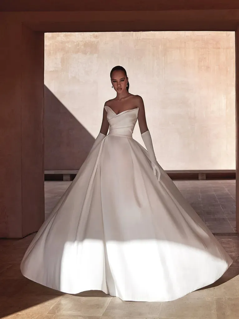 Pronovias: Landon