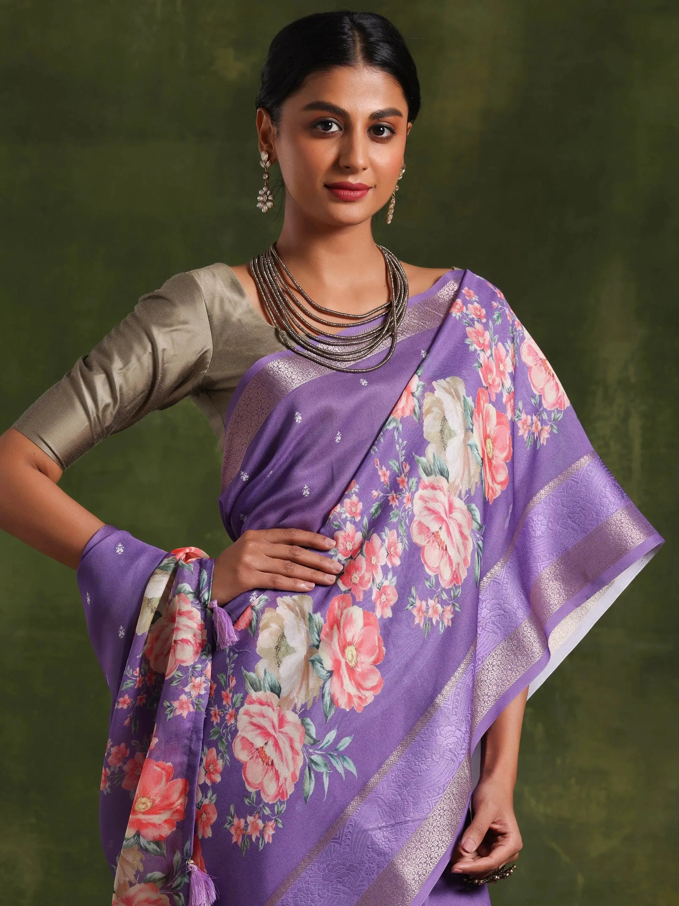 Purple Printed Silk Blend Saree With Unstitched Blouse Piece