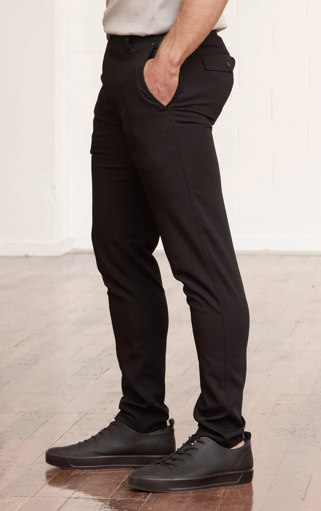 WOOL BLEND SLIM LEG TROUSER